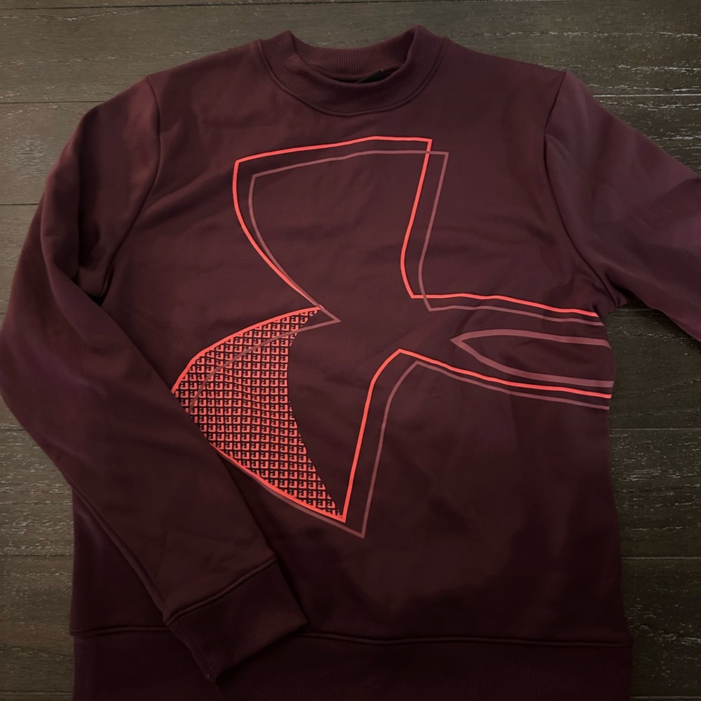 Under Armour  Burgundy pullover